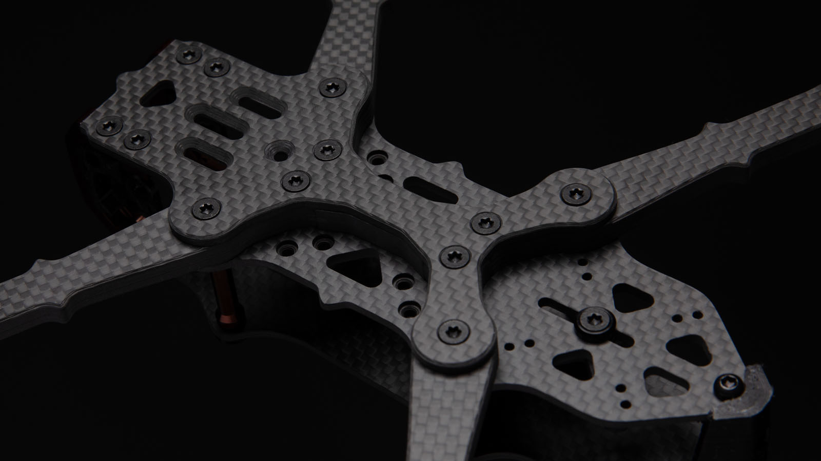 Pirat Punch arm system True-X Squashed-X geometry FPV drone